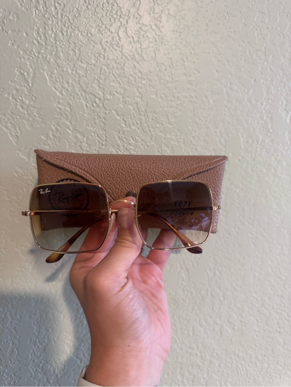Ray-Ban Women's Gold Frame with Brown Gradient Lenses Sunglasses